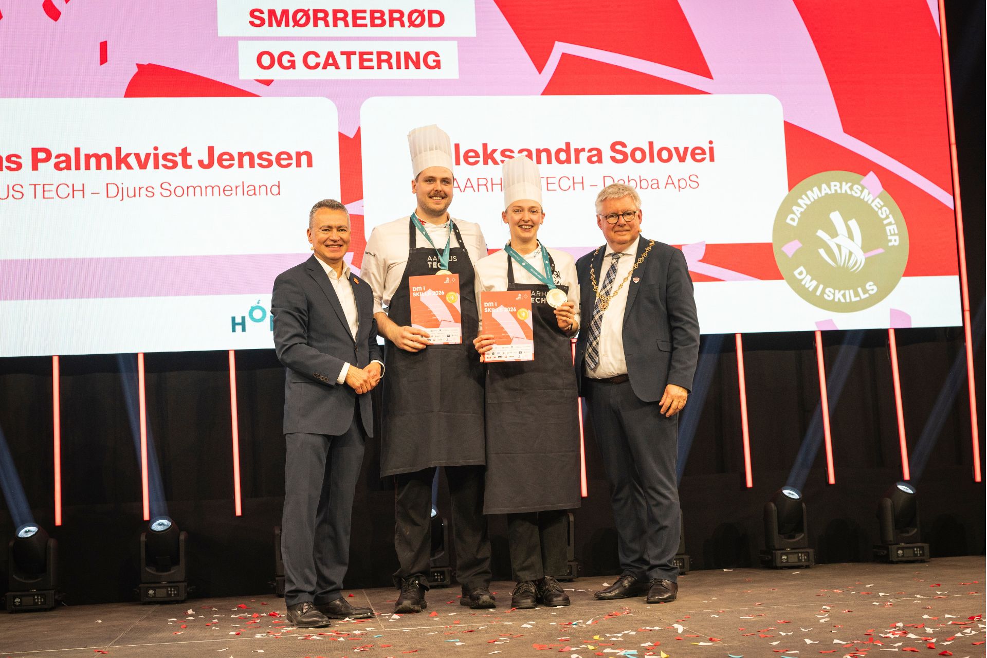 Vinderne af DM i Skills 2026 i disciplinen "Smørrebrød og catering" - Nicklas Palmkvist Jensen og Oleksandra Solovei. Foto: Arek Pedersen.